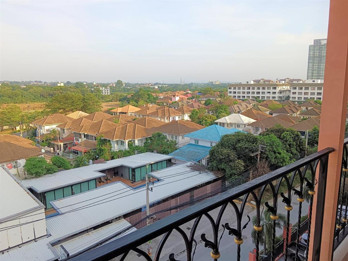 Seven Seas Condo Resort Beautiful Location Jomtien Beach Dış mekan fotoğraf